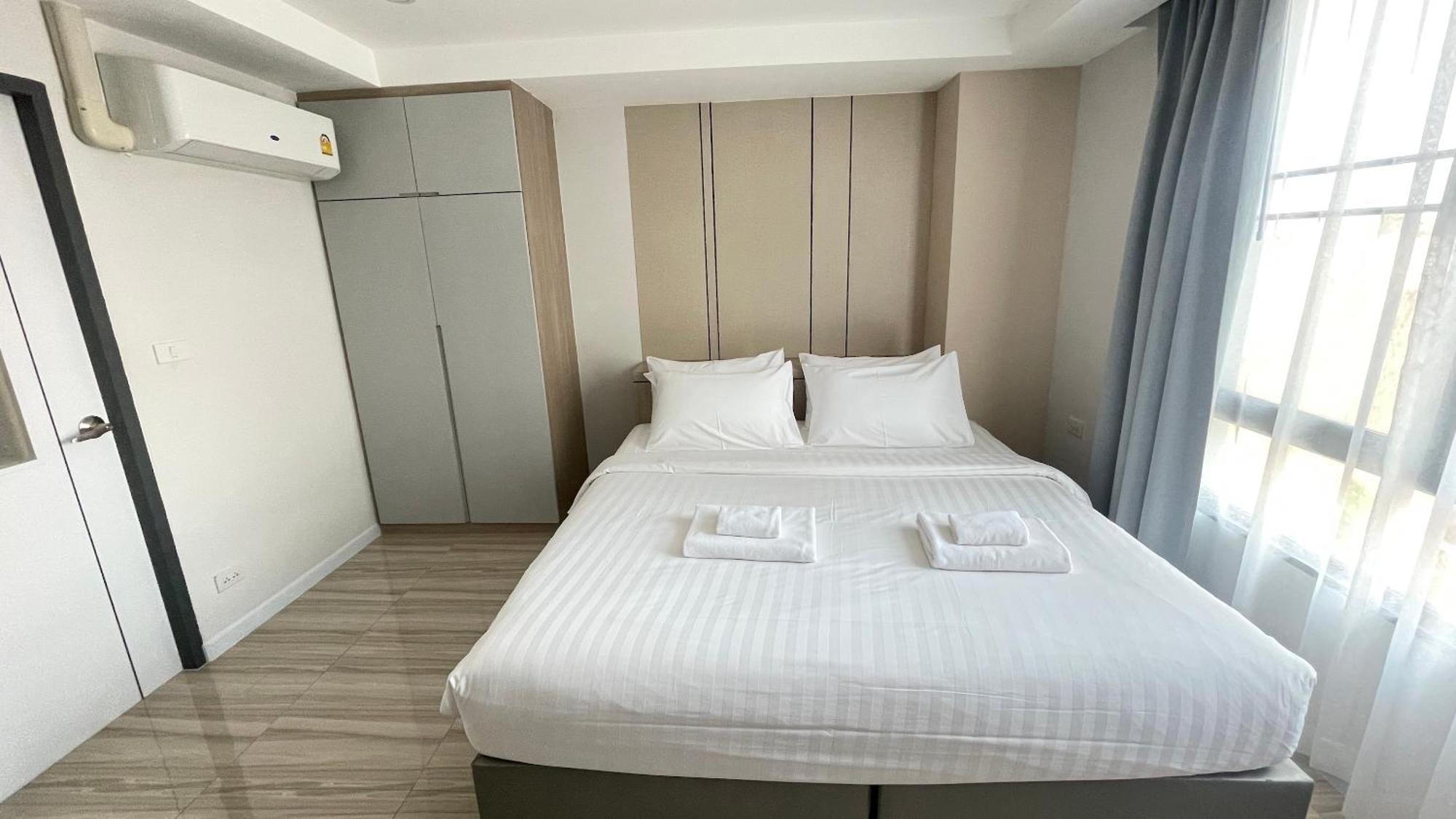 The Riski Hotel At Bangphlat Station Sha Bangkok Zimmer foto